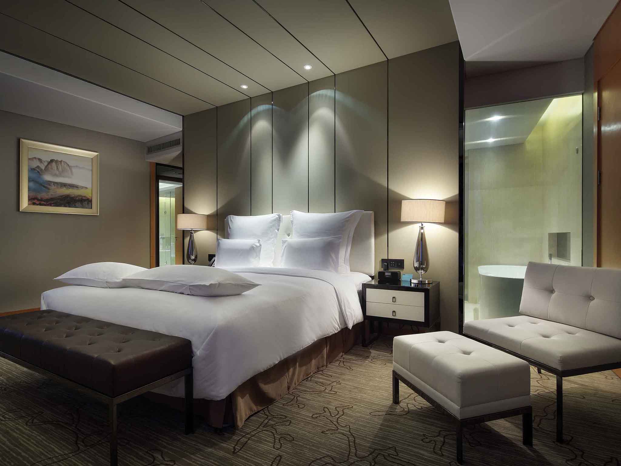 鞍山时代铂尔曼大酒店