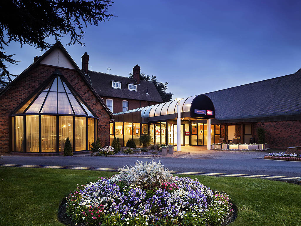 Mercure Hull Grange Park Hotel - Image 1