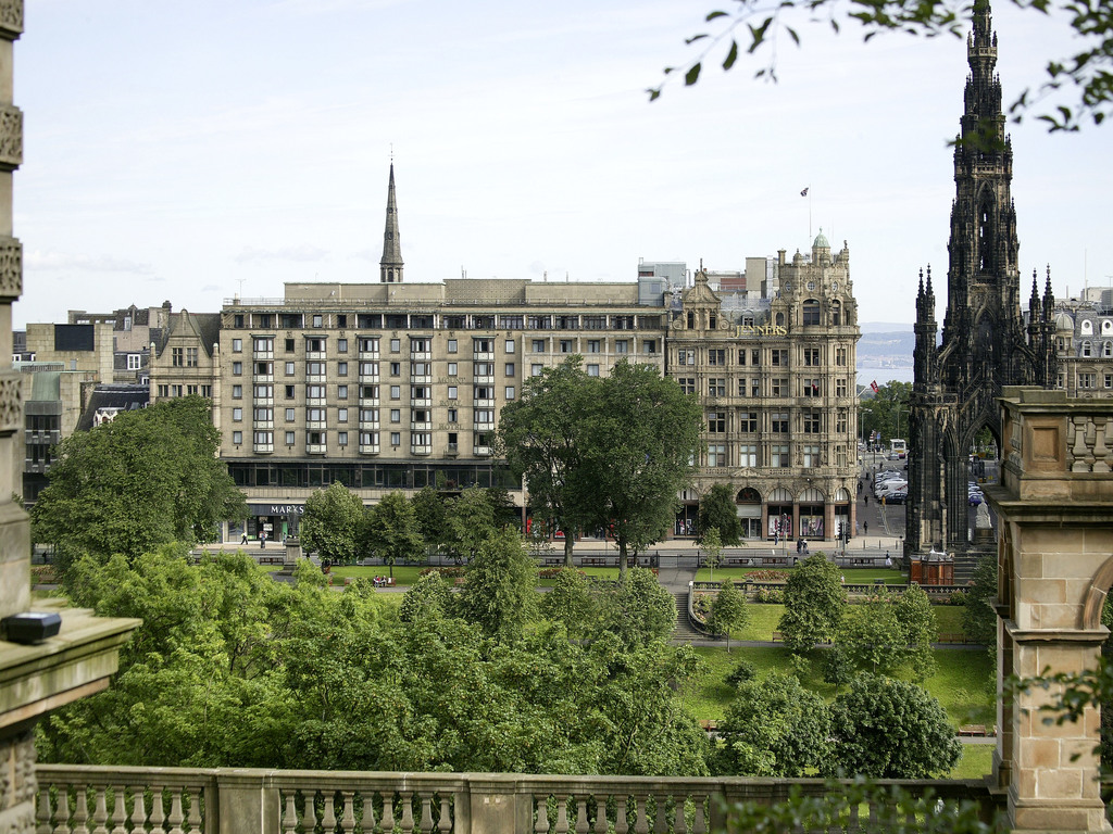 Mercure Edinburgh City Princes Street Hotel - Image 1