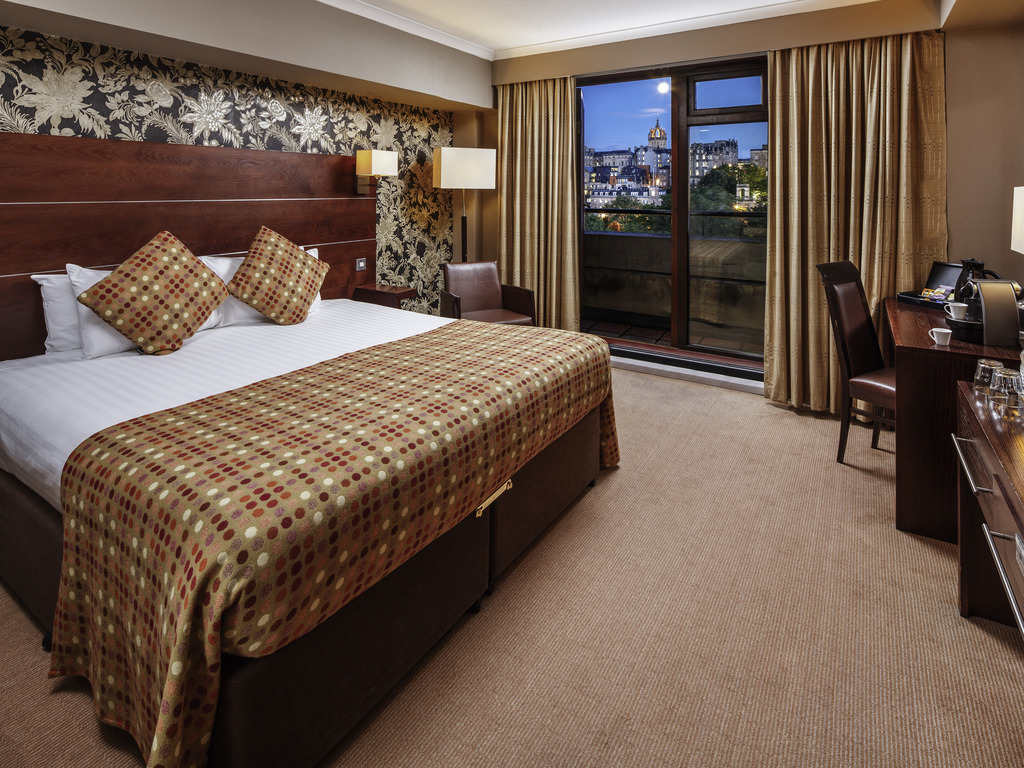 Mercure Edinburgh Princes Street Hotel in Edinburgh