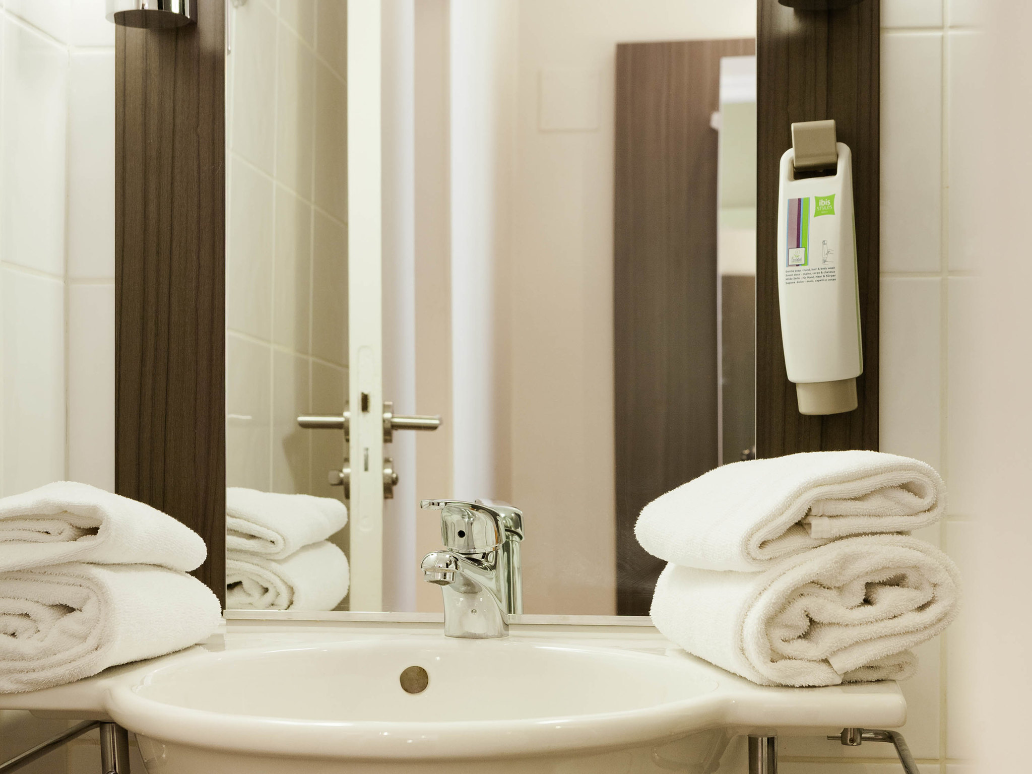 Foto - Ibis Styles Nantes Centre Place Graslin