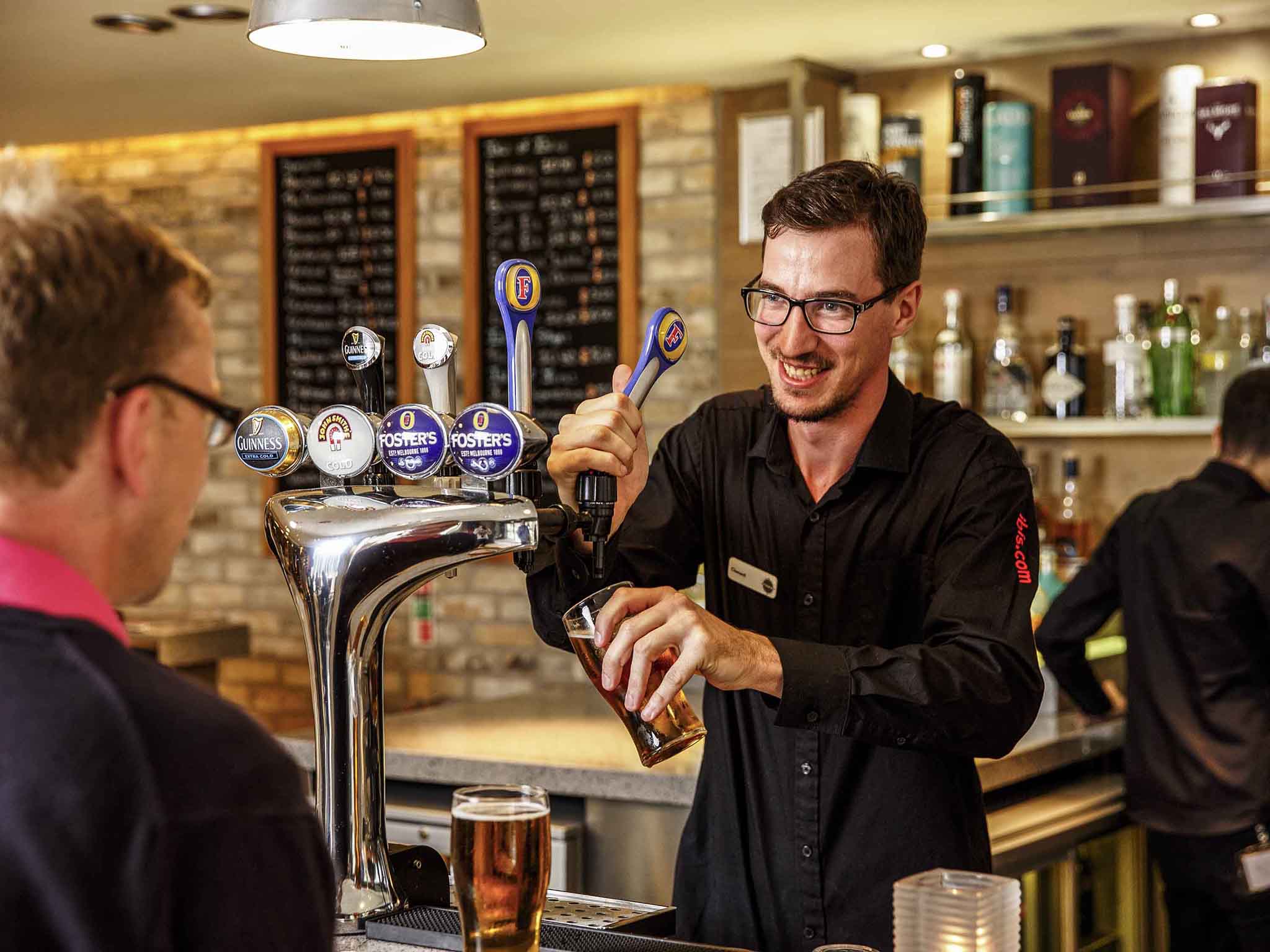 Photo - ibis Edinburgh Centre South Bridge – Royal Mile