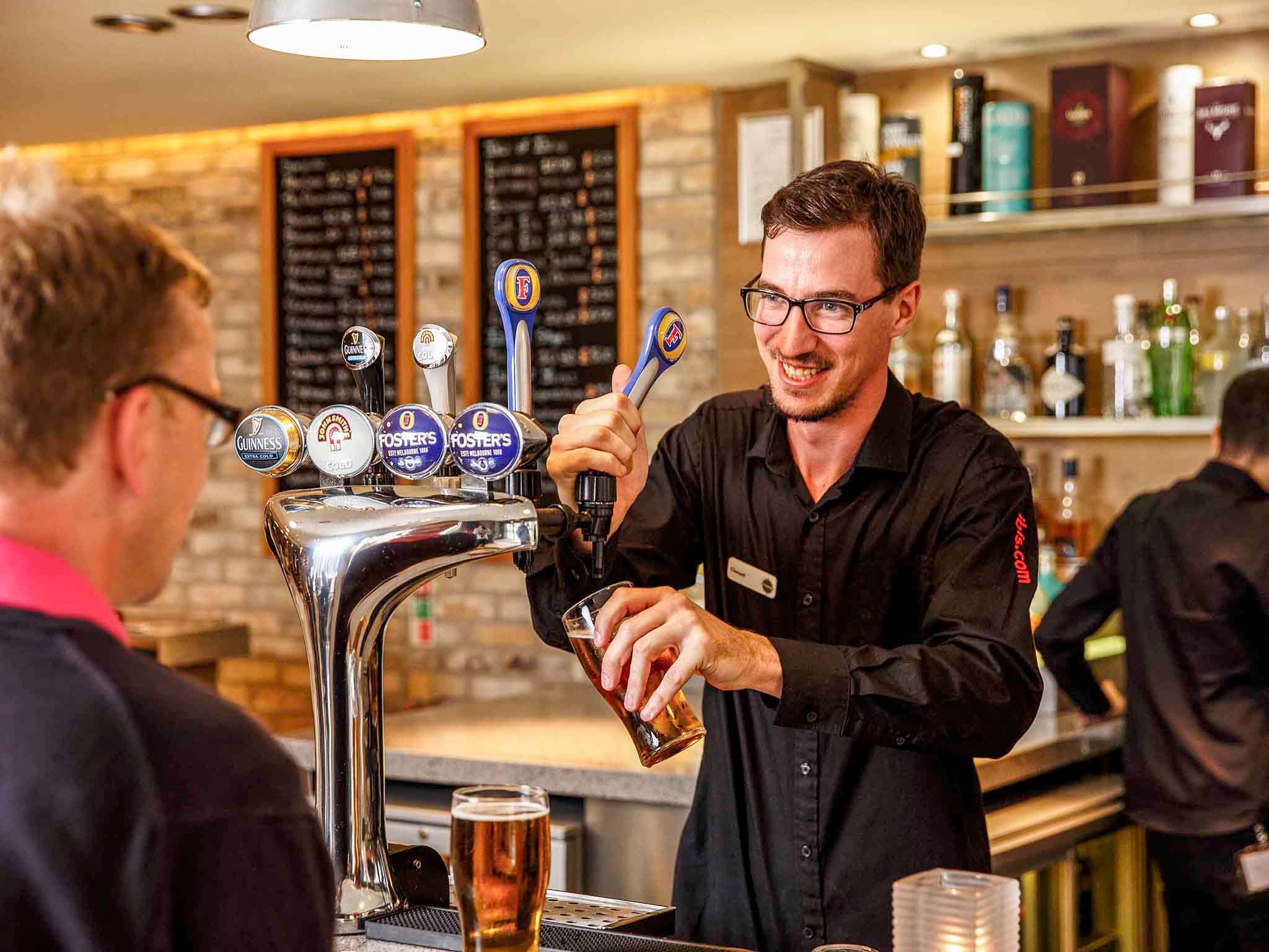 Photo - ibis Edinburgh Centre South Bridge – Royal Mile