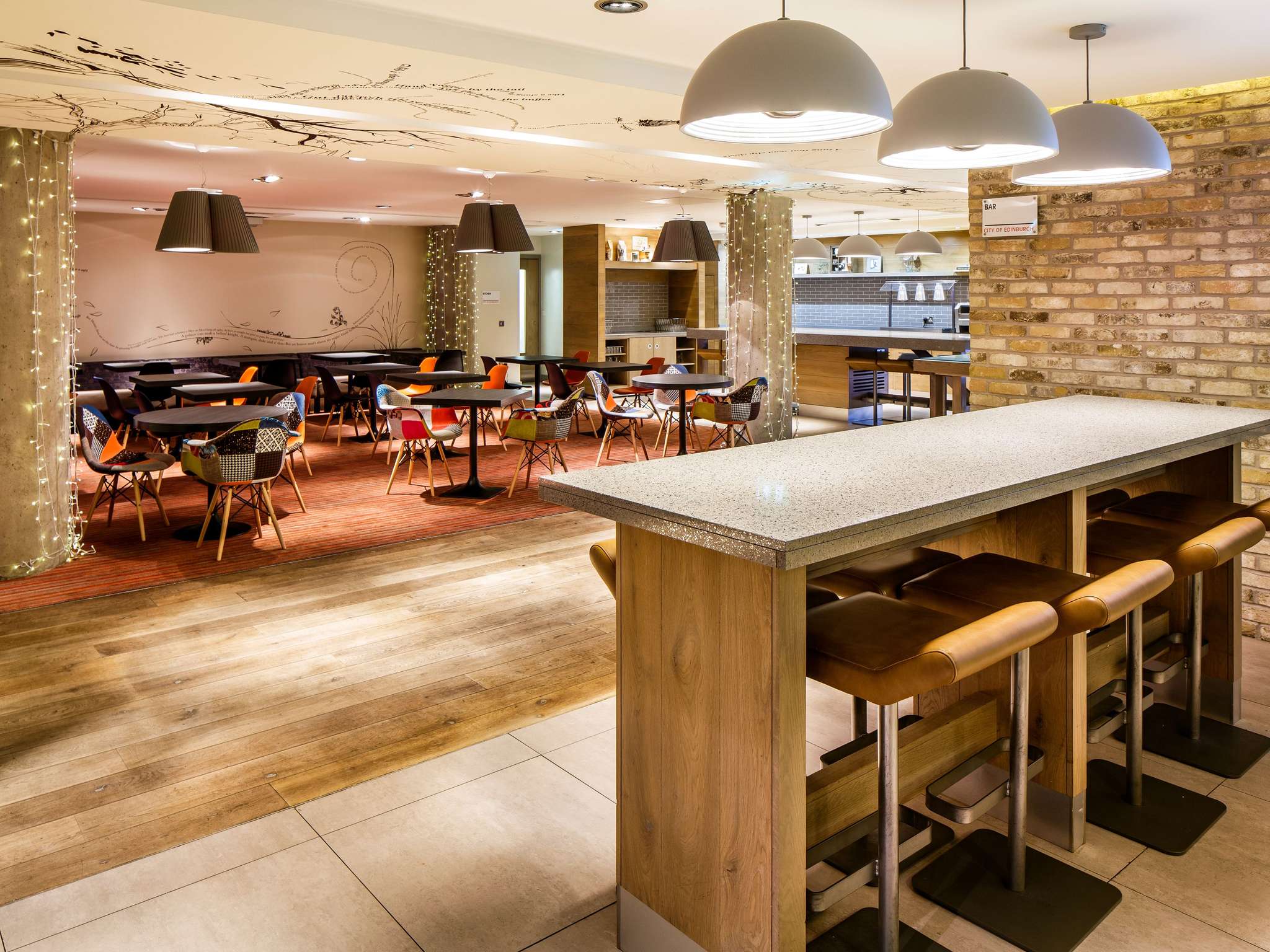 Photo - ibis Edinburgh Centre South Bridge – Royal Mile