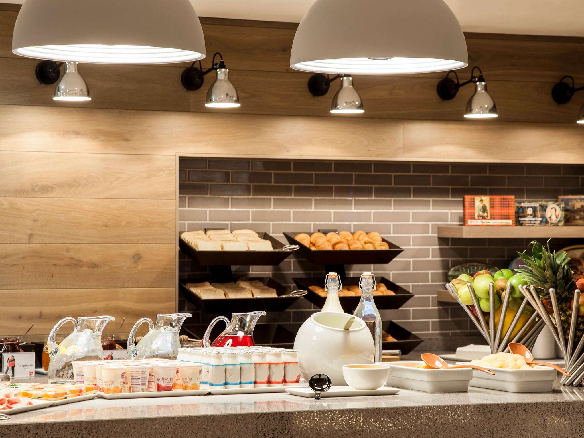 Photo - ibis Edinburgh Centre South Bridge – Royal Mile