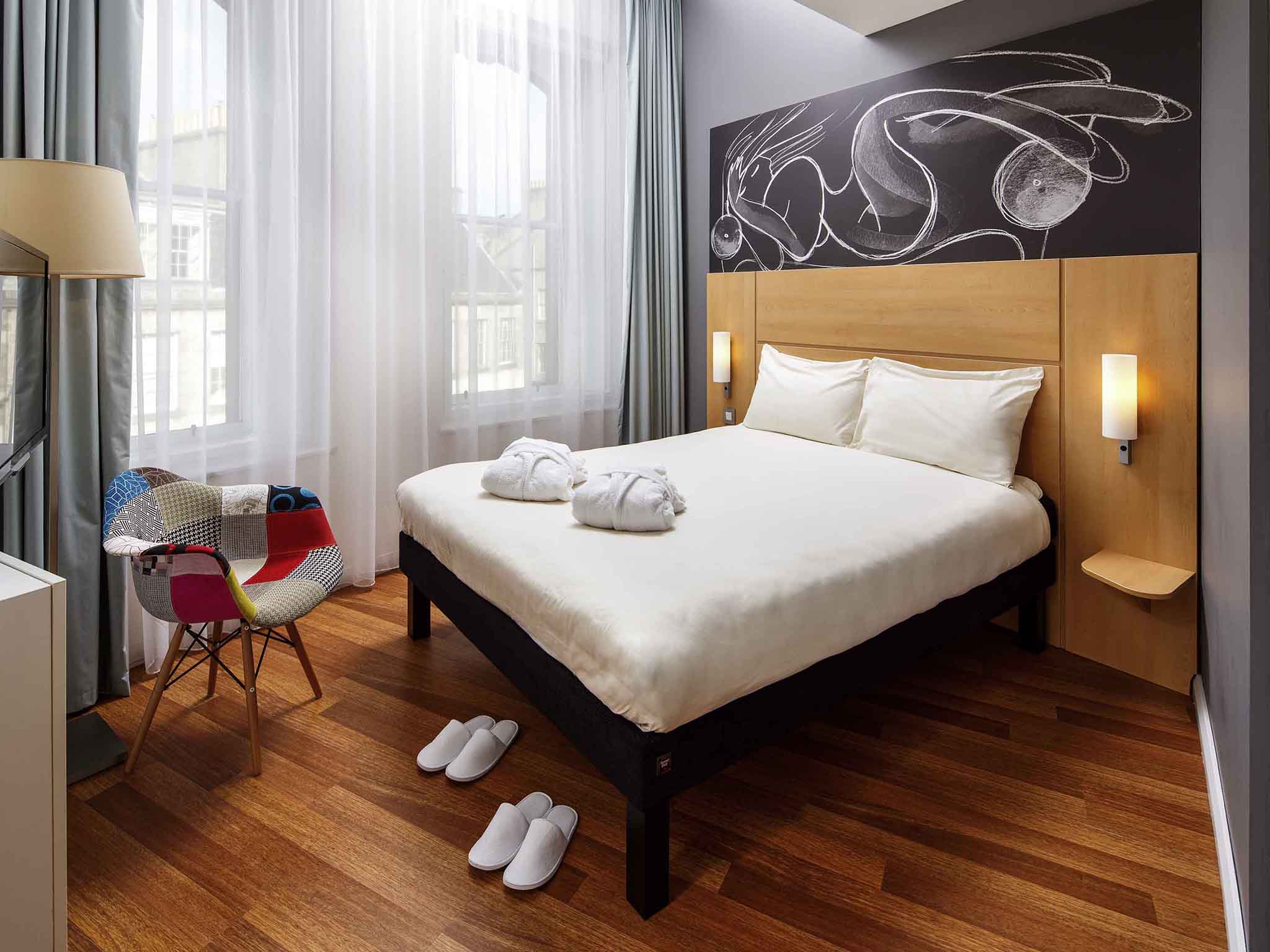 Photo - ibis Edinburgh Centre South Bridge – Royal Mile