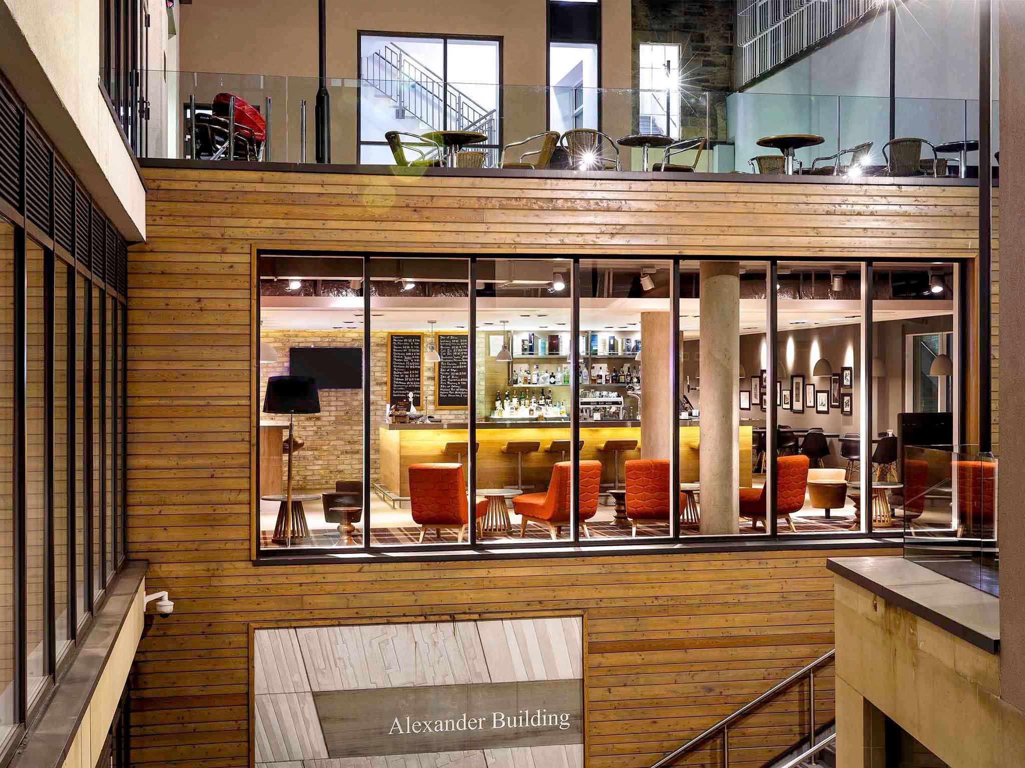 Photo - ibis Edinburgh Centre South Bridge – Royal Mile