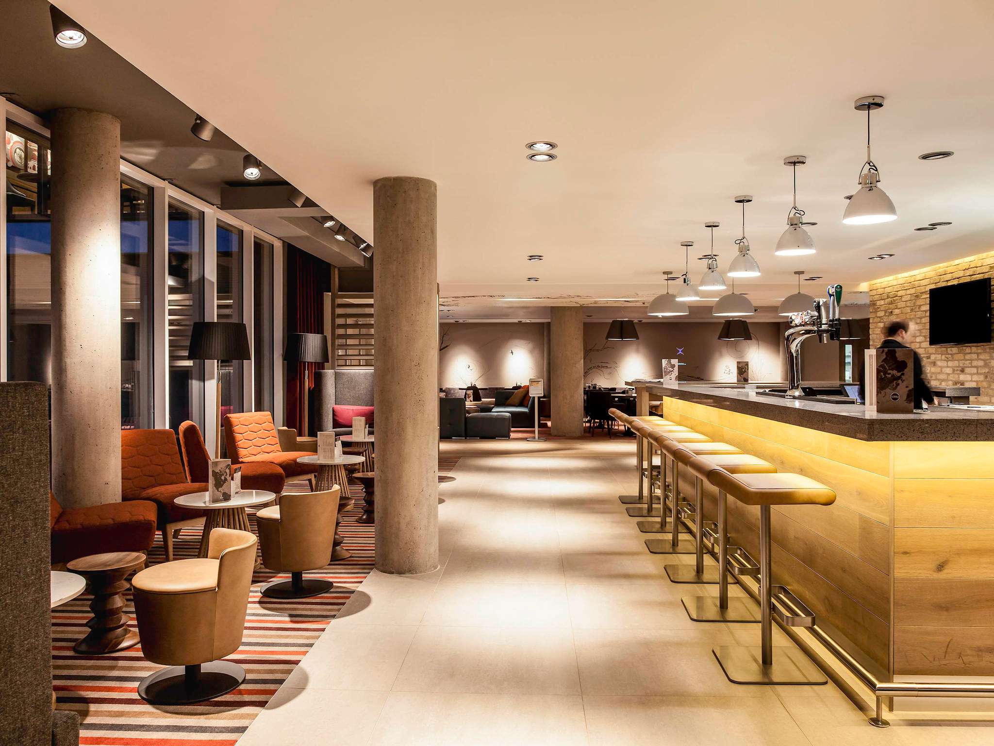 Photo - ibis Edinburgh Centre South Bridge – Royal Mile