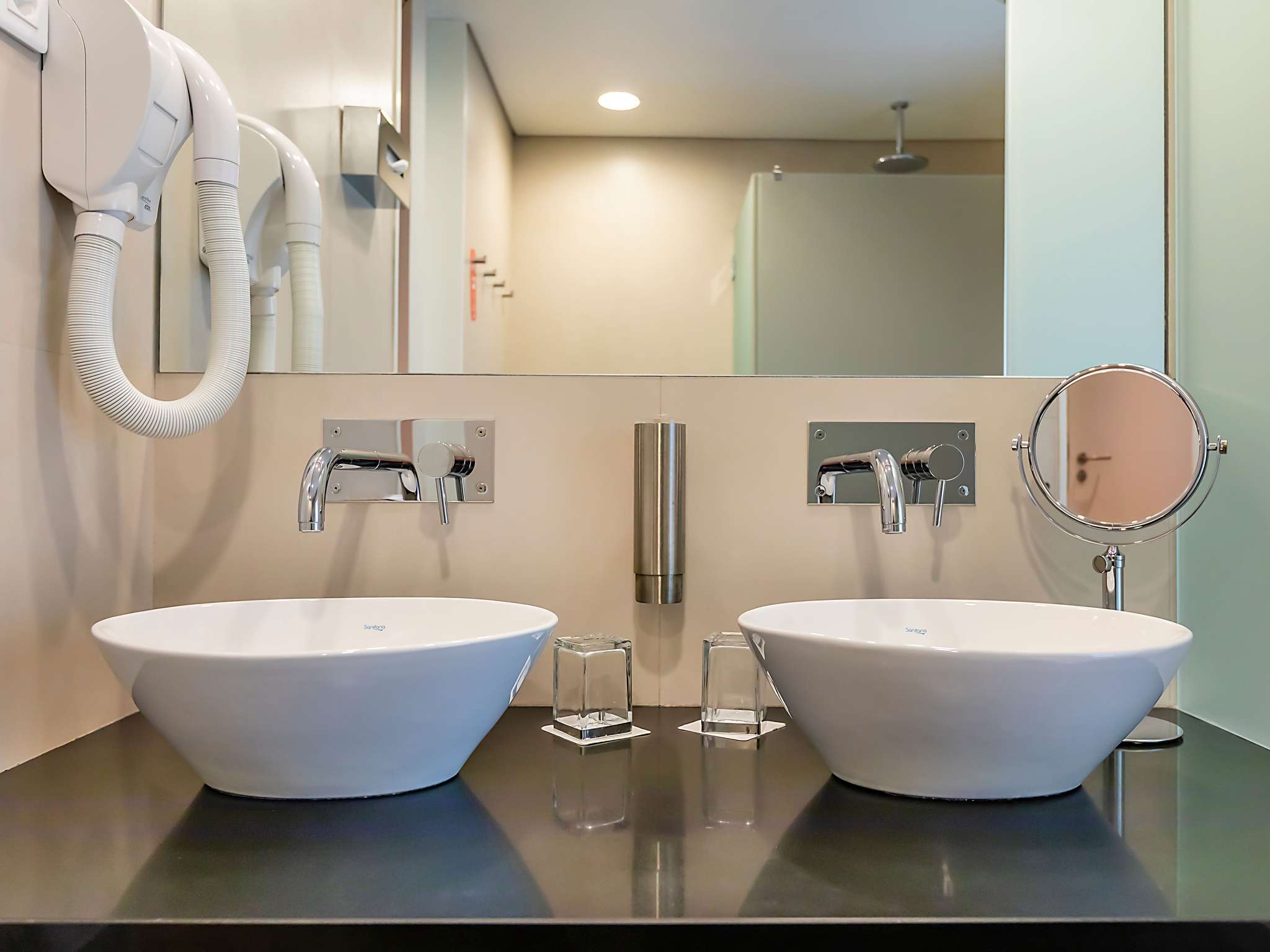 Photo - Hotel Ibis Lisboa Parque das Nações