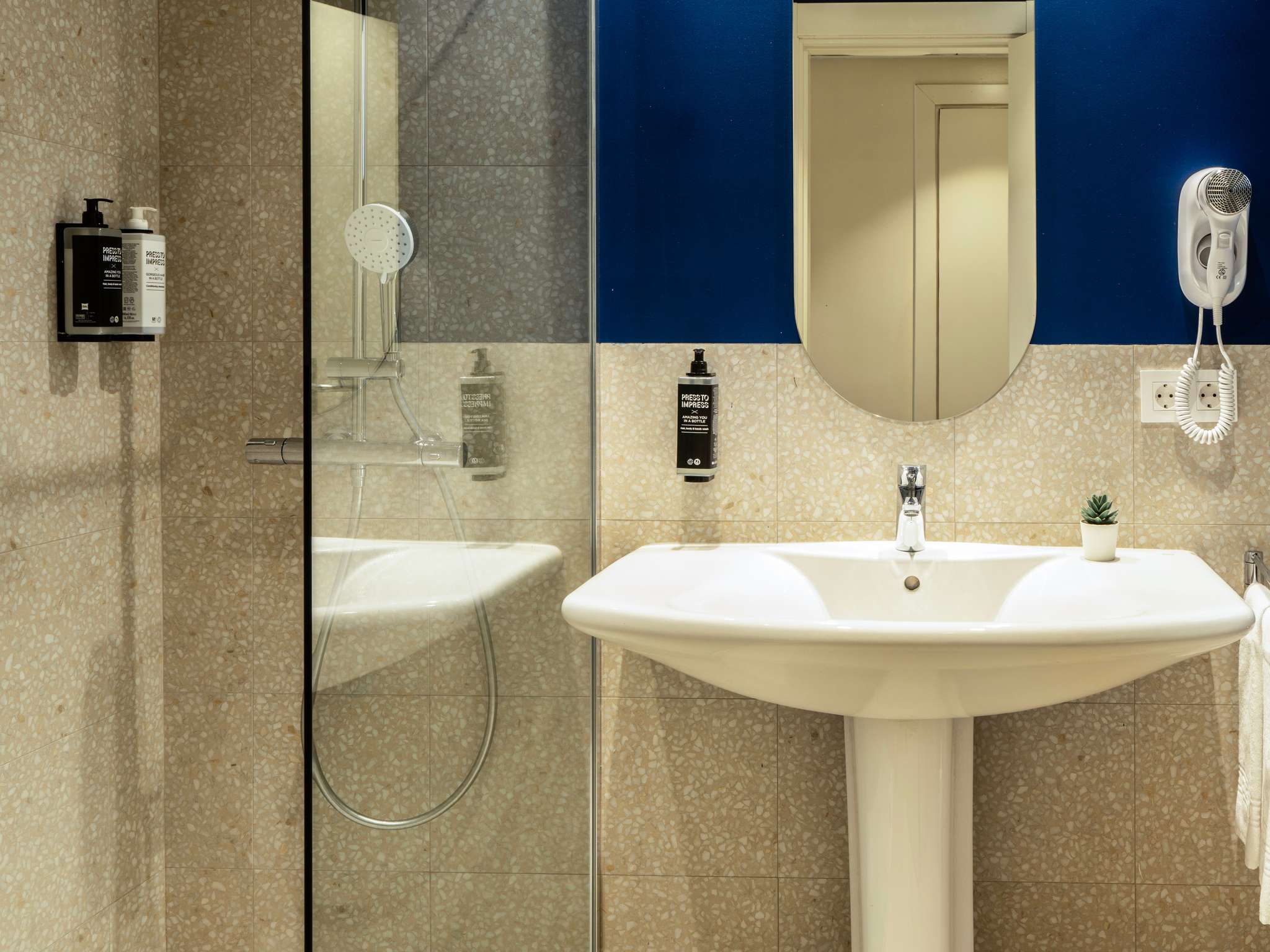 Foto - Ibis Styles Zaragoza Centro