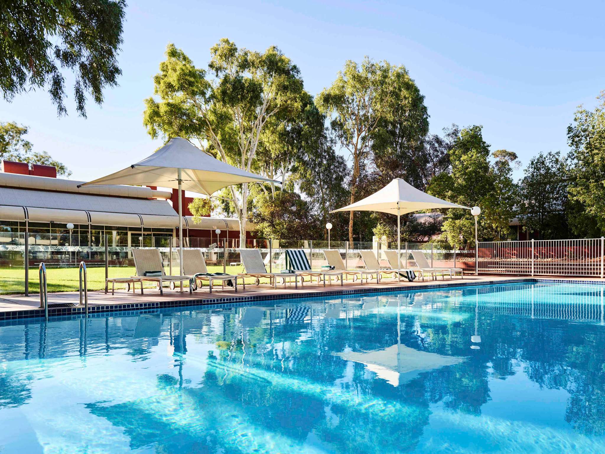 Ayers Rock Resort Emu Walk Apartments Accorhotels Hotel Emu Walk Apartments A Member Of Grand Mercure