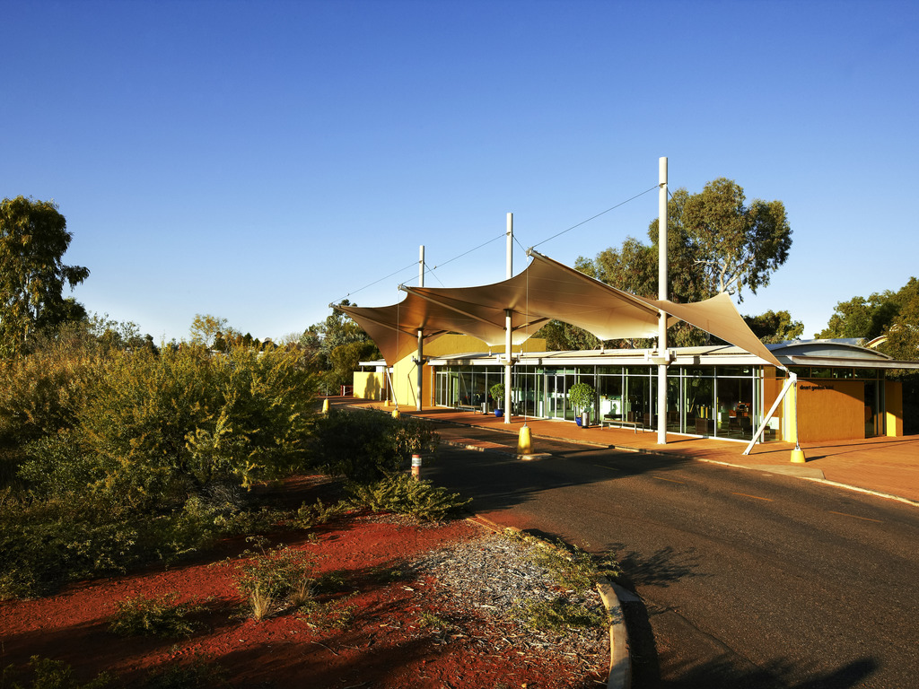 Hotel In Yulara Desert Gardens A Member Of Novotel Hotels All