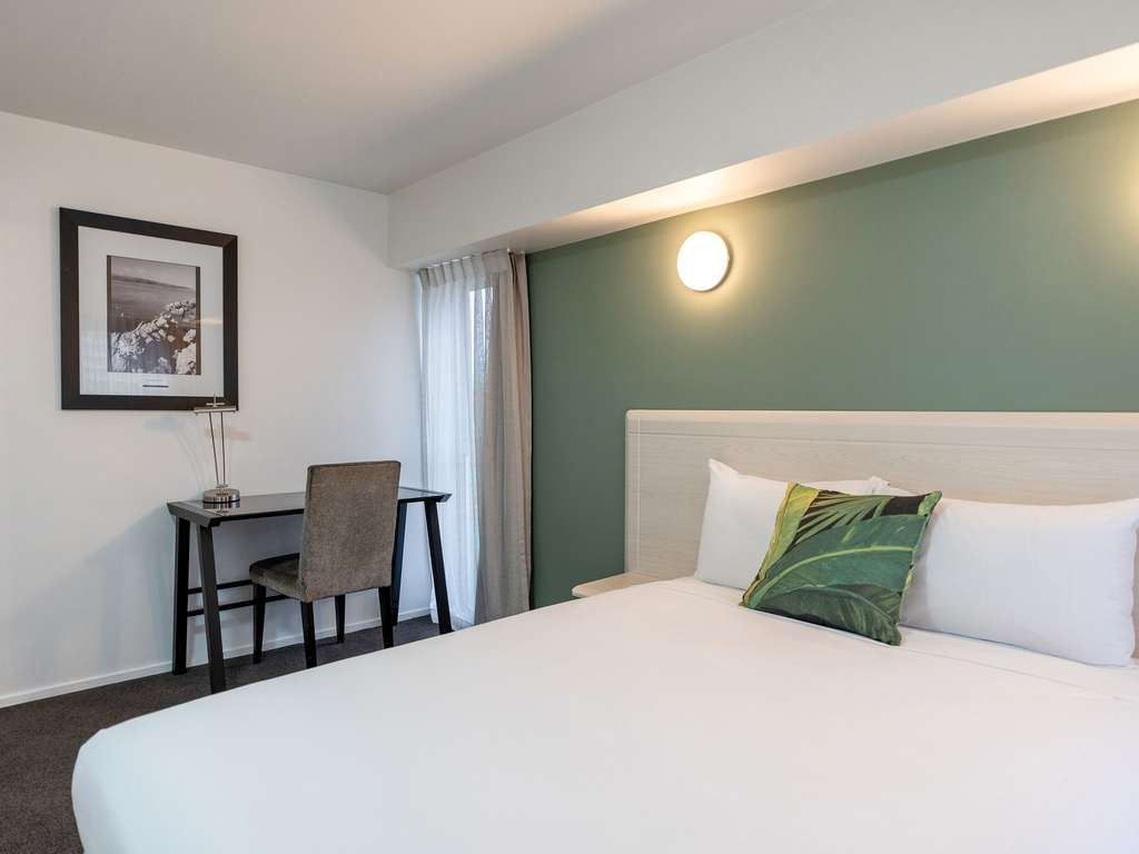 Mercure Wellington Central City Hotel & Apartments - Image 1