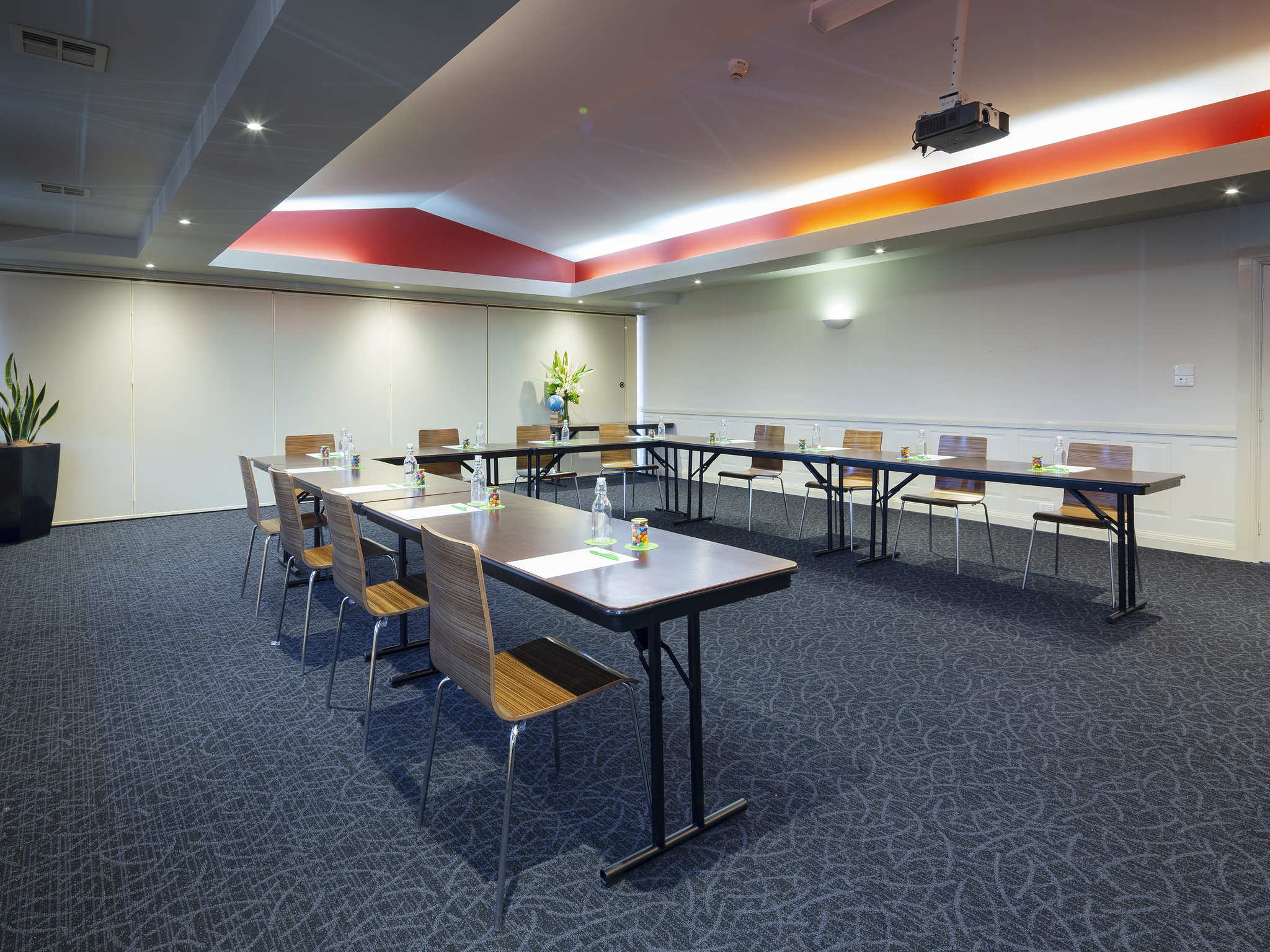 Photo - ibis Styles Canberra