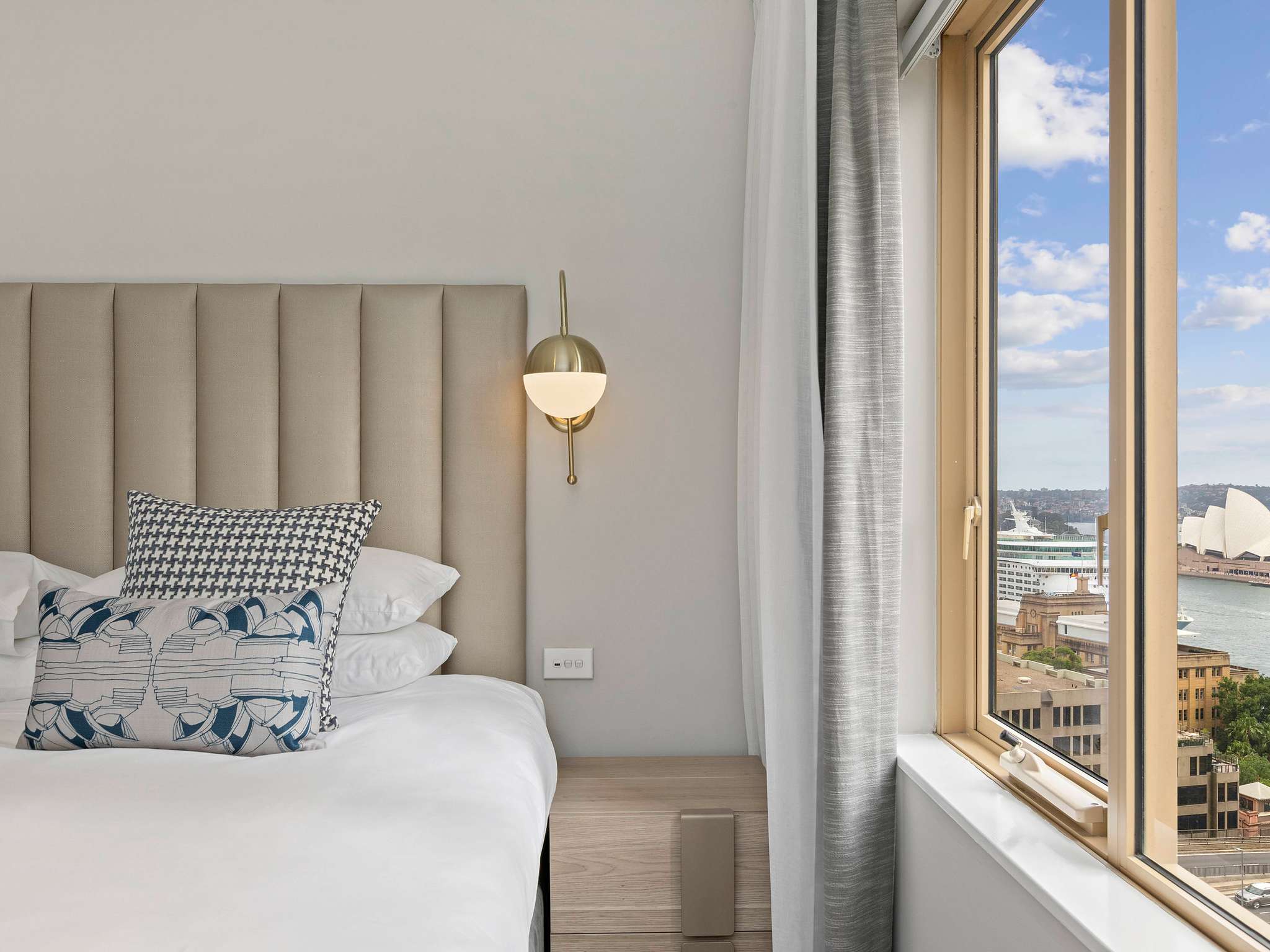 Photo - The Sebel Quay West Suites Sydney