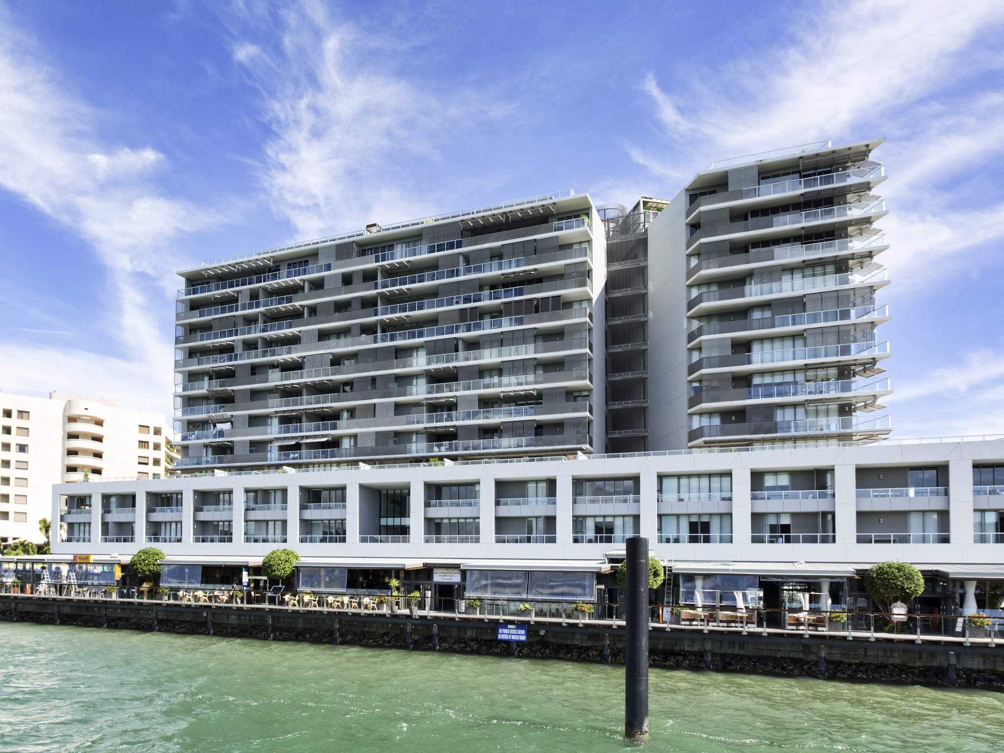 hotel harbour lights cairns accorhotels sebel harbour lights hotel cairns