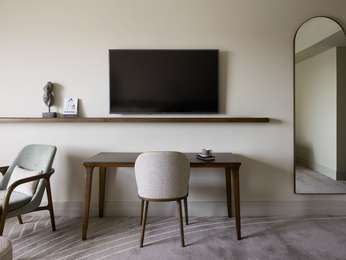 Deluxe Twin Guest Room with two Queen Beds, photo 3