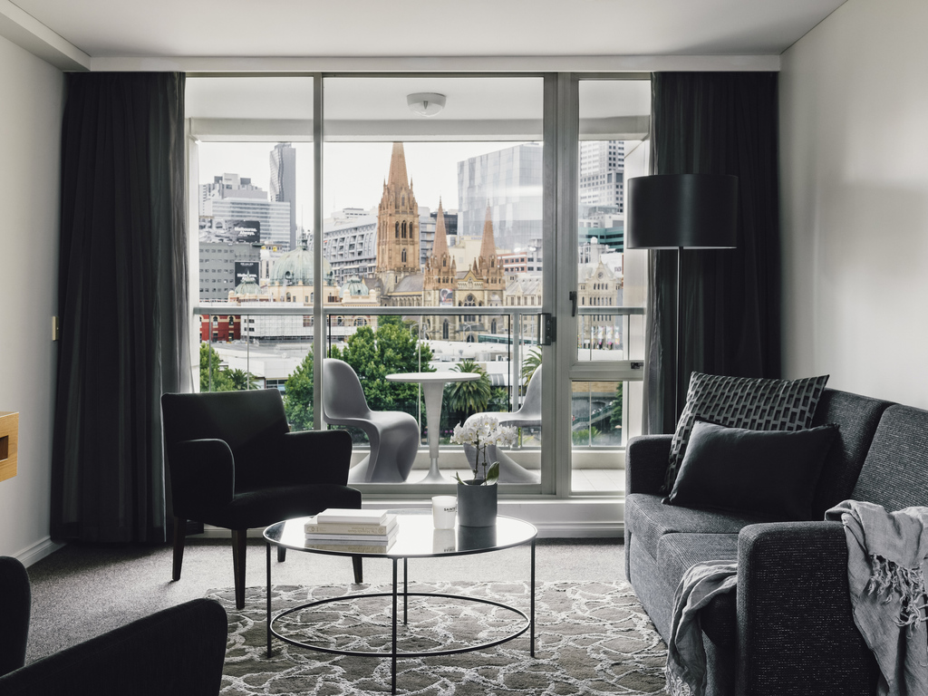Quay West Suites Melbourne - Image 3