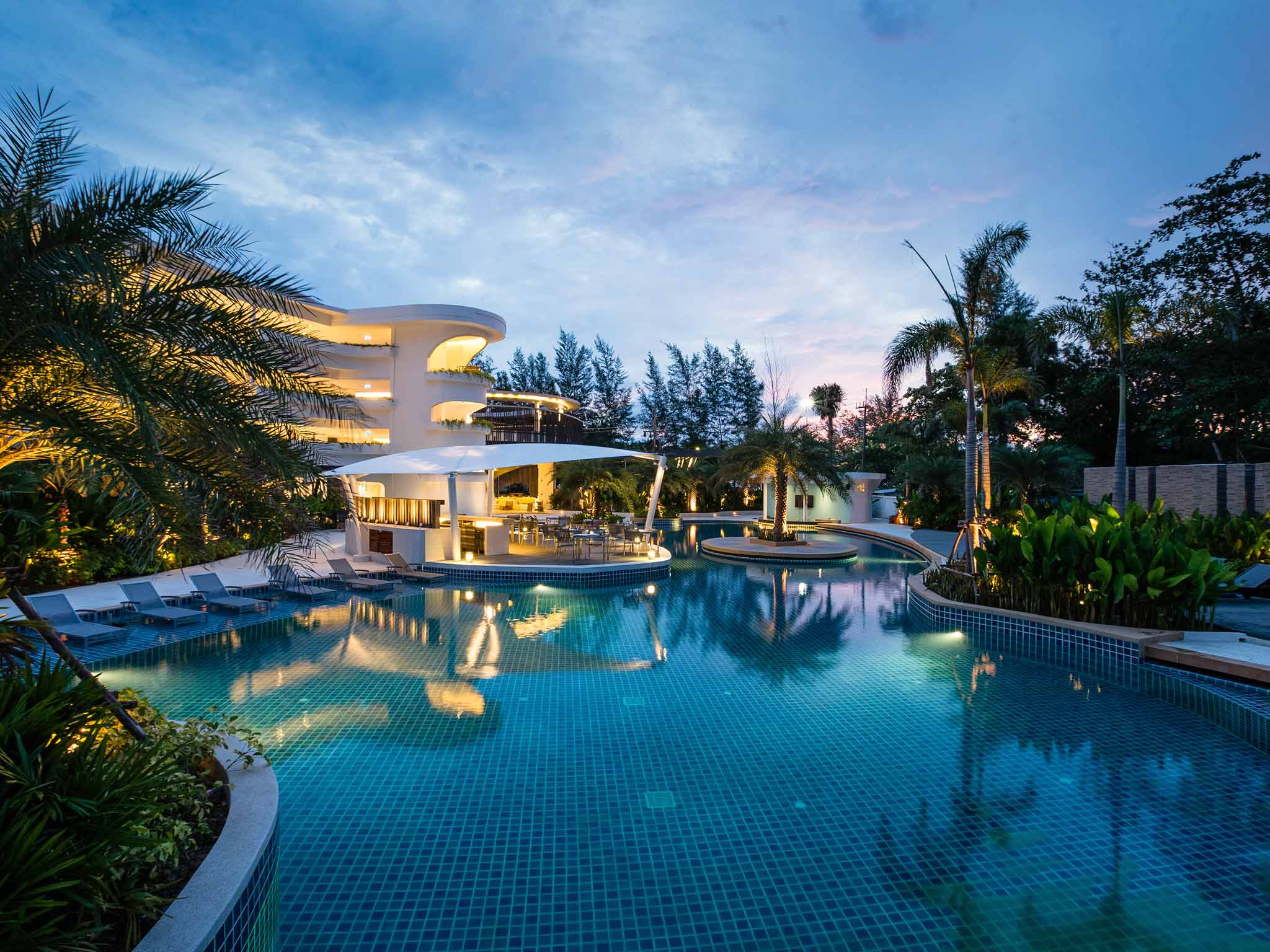 Hotel In Phuket Novotel Phuket Karon Beach Resort And Spa