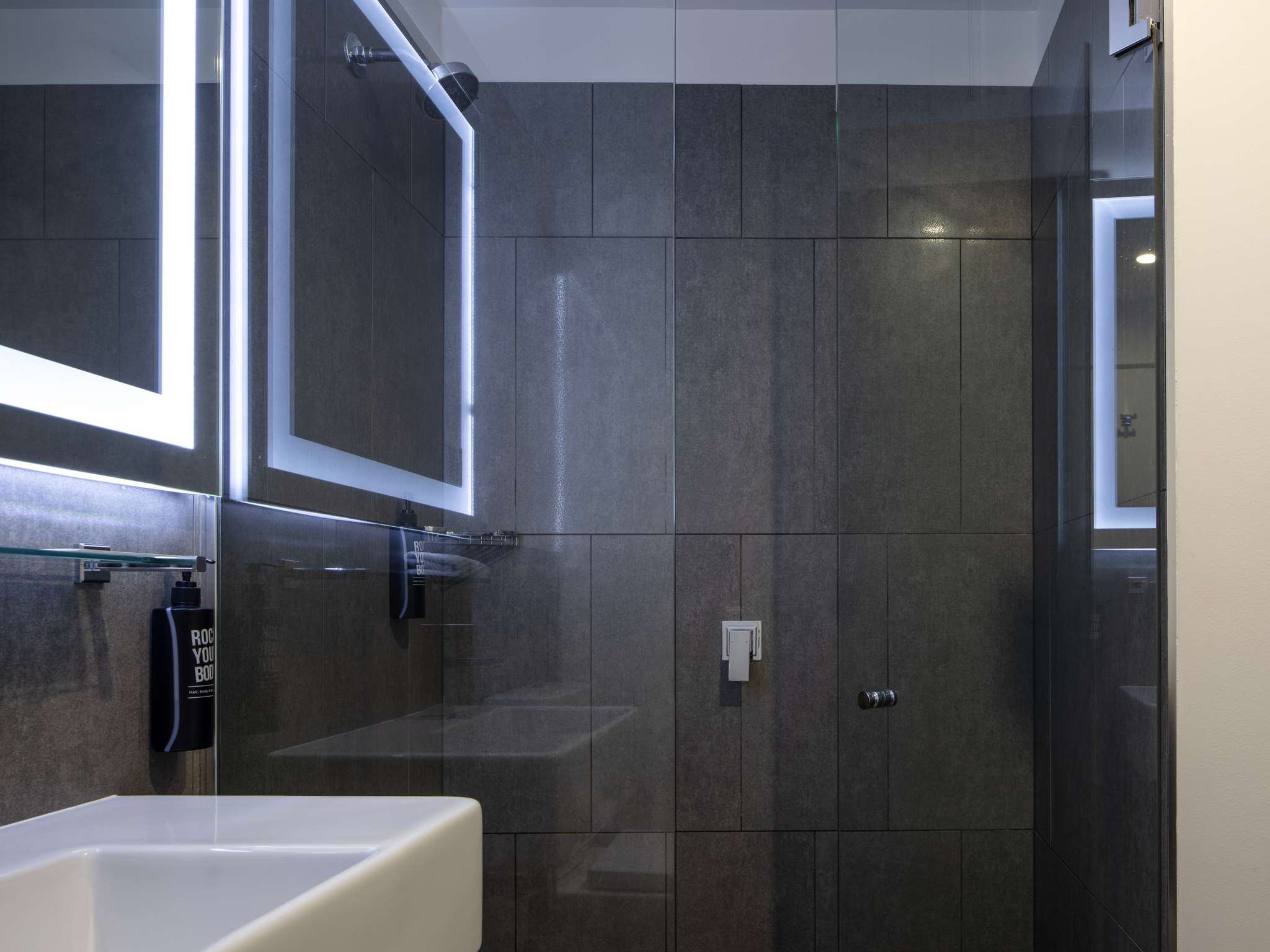 Photo - ibis Styles Brisbane Elizabeth Street