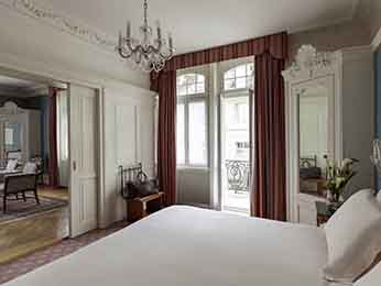 Historic furnished and air-conditioned Royal Suite partly in Baroque style with balcony
