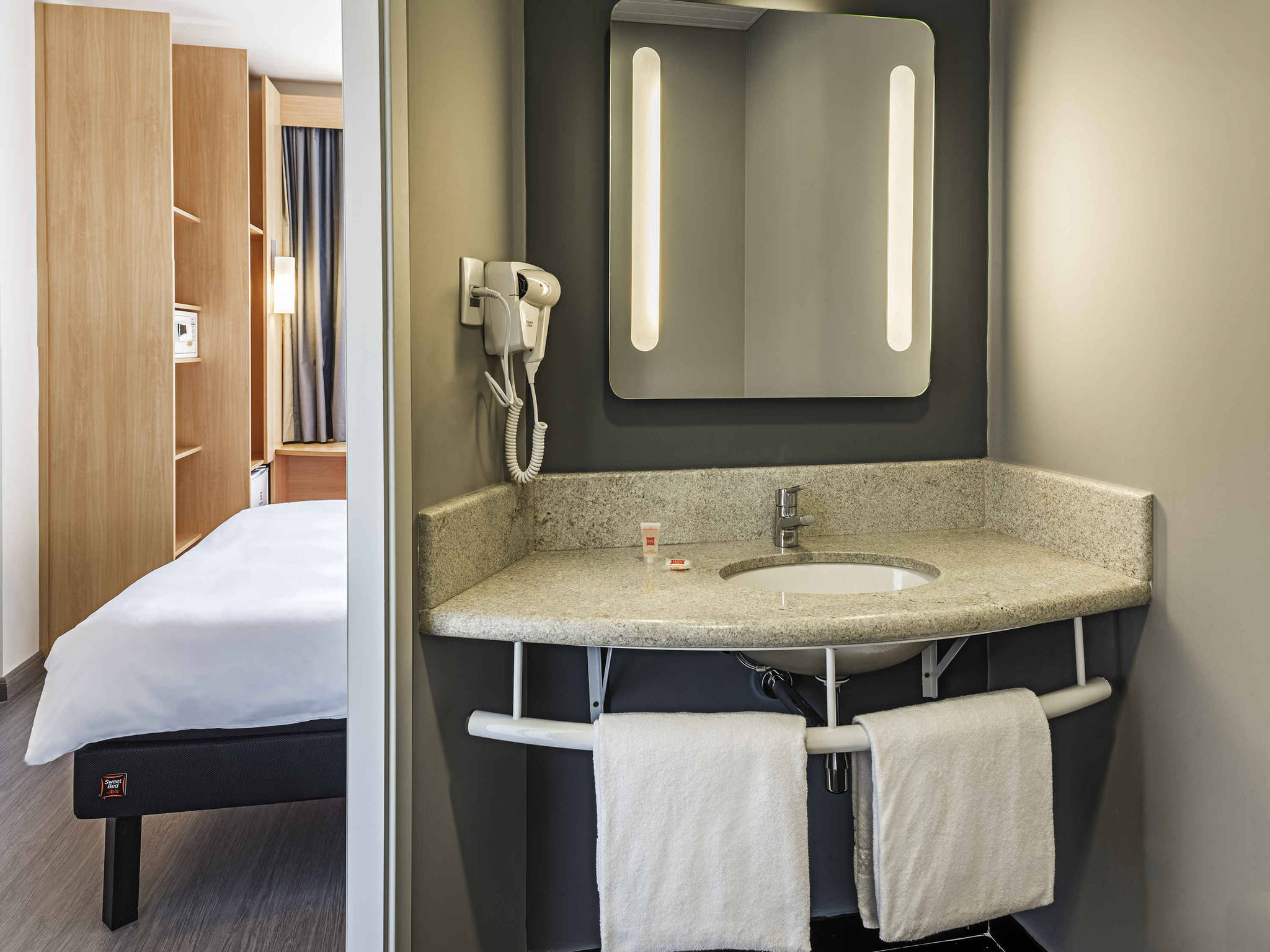 Foto - ibis Santos Valongo