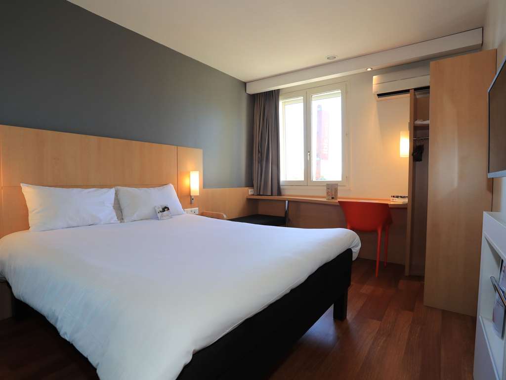 ibis Aurillac - Image 3