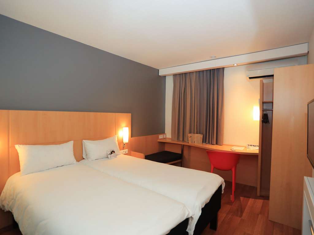 ibis Aurillac - Image 4