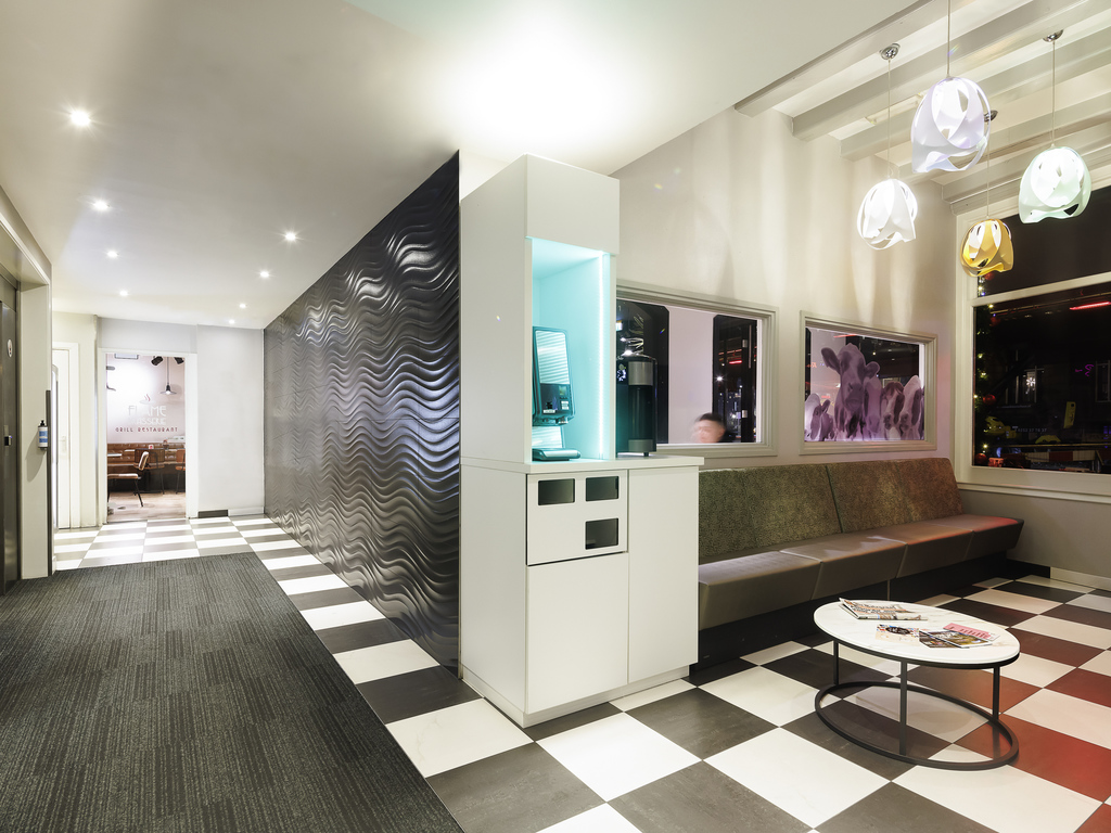 Hotel ibis Styles Amsterdam Central Station - Image 4