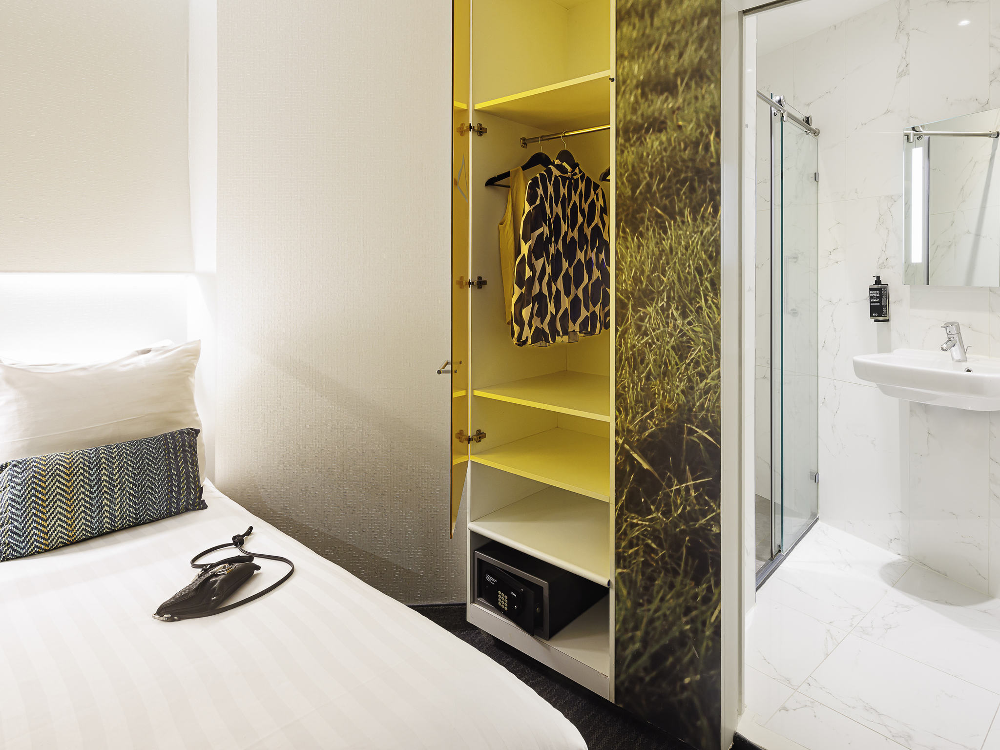 Photo - ibis Styles Amsterdam Central Station