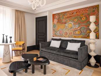1-bedroom Suite-Apartment 55 yards from the hotel; separate entrance