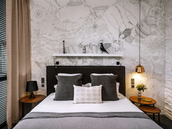 DELUXE ROOM with double bed or twin beds