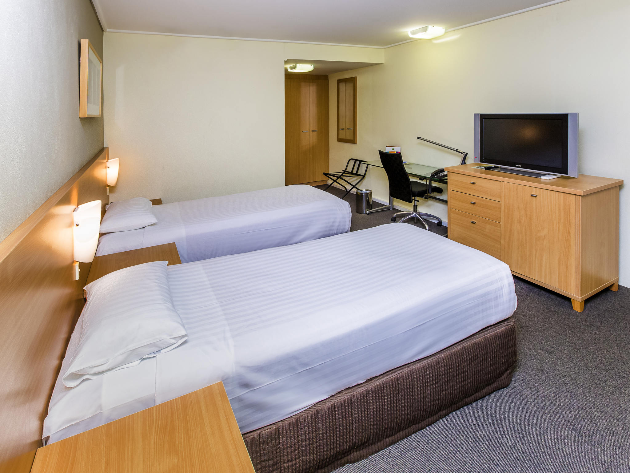 Ibis Styles Eagle Hawk Accorhotels Rooms Ibis Styles Canberra Eaglehawk
