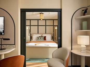 DELUXE SUITE, 1 King Size Bed and 1 Sofa Bed, 2 rooms and 2 bathrooms.