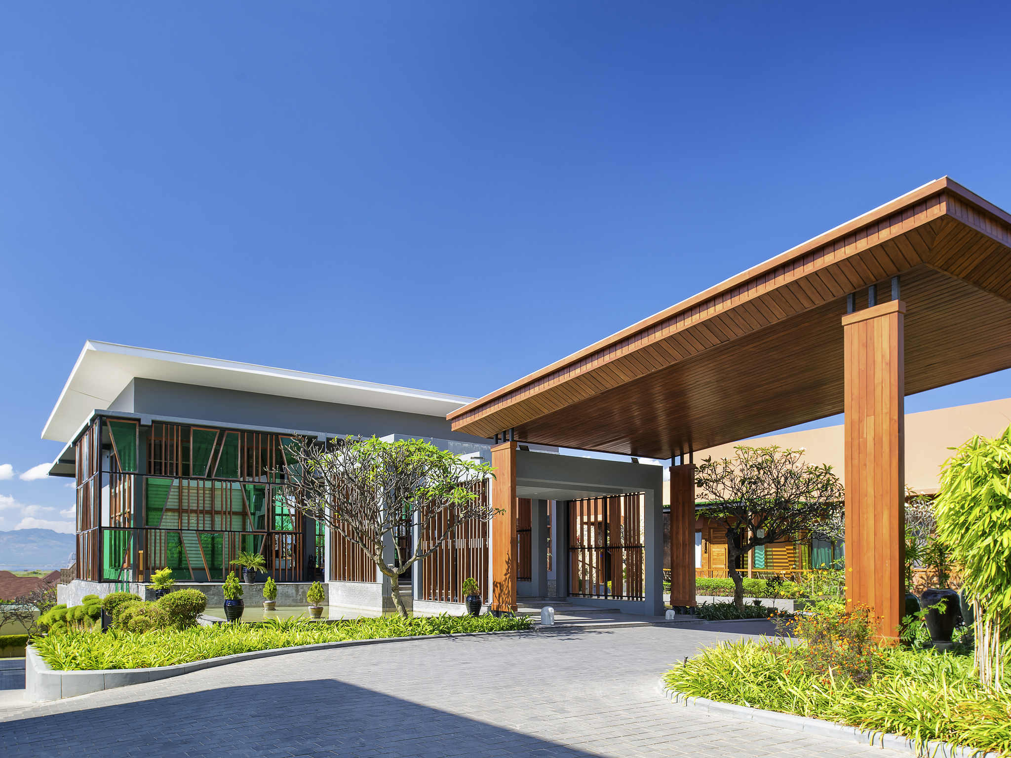 Hotel In Nyaung Shwe Novotel Inle Lake Myat Min Hotel Novotel Inle Lake Myat Min