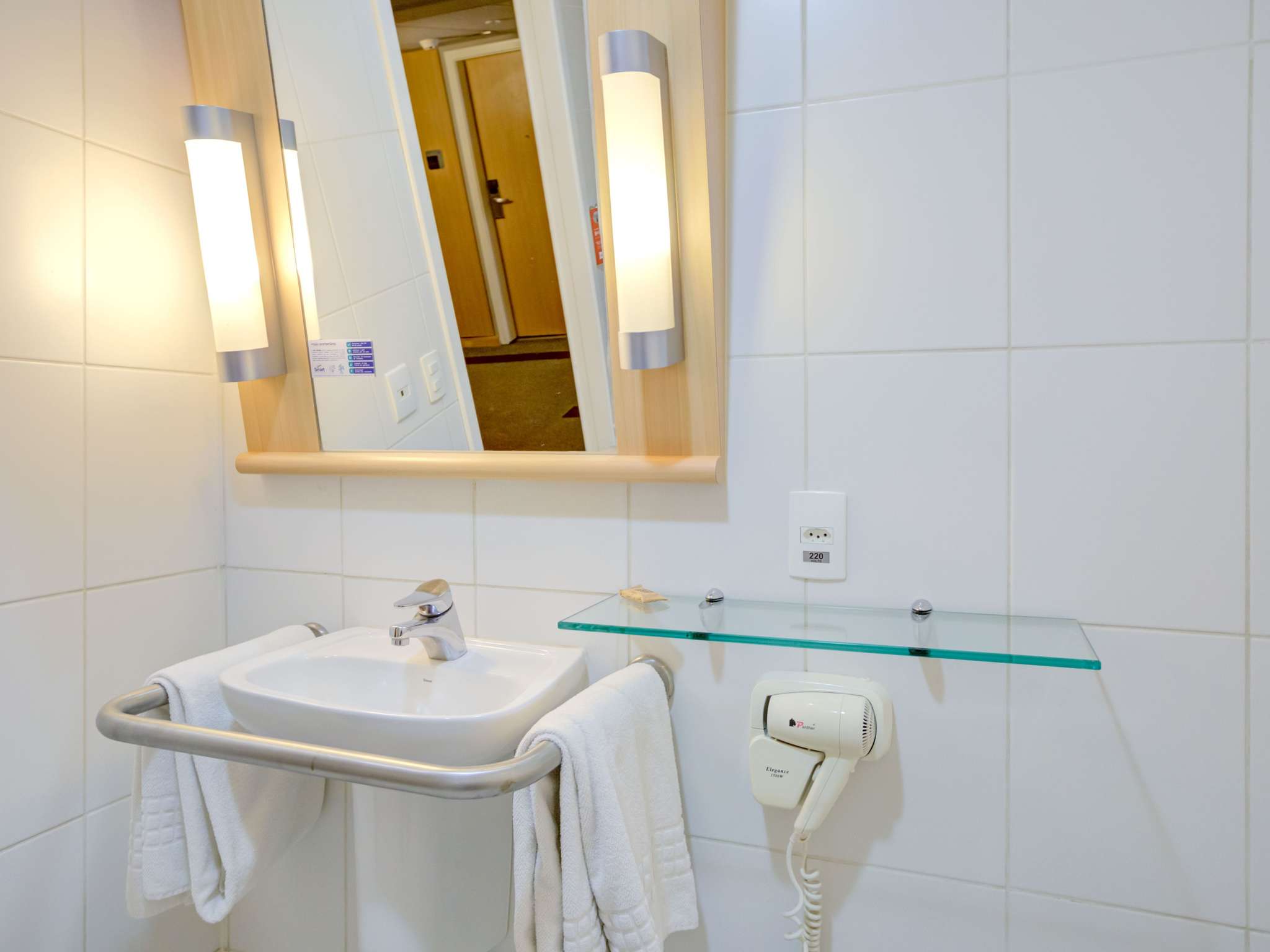 Photo - ibis Rio de Janeiro Nova America