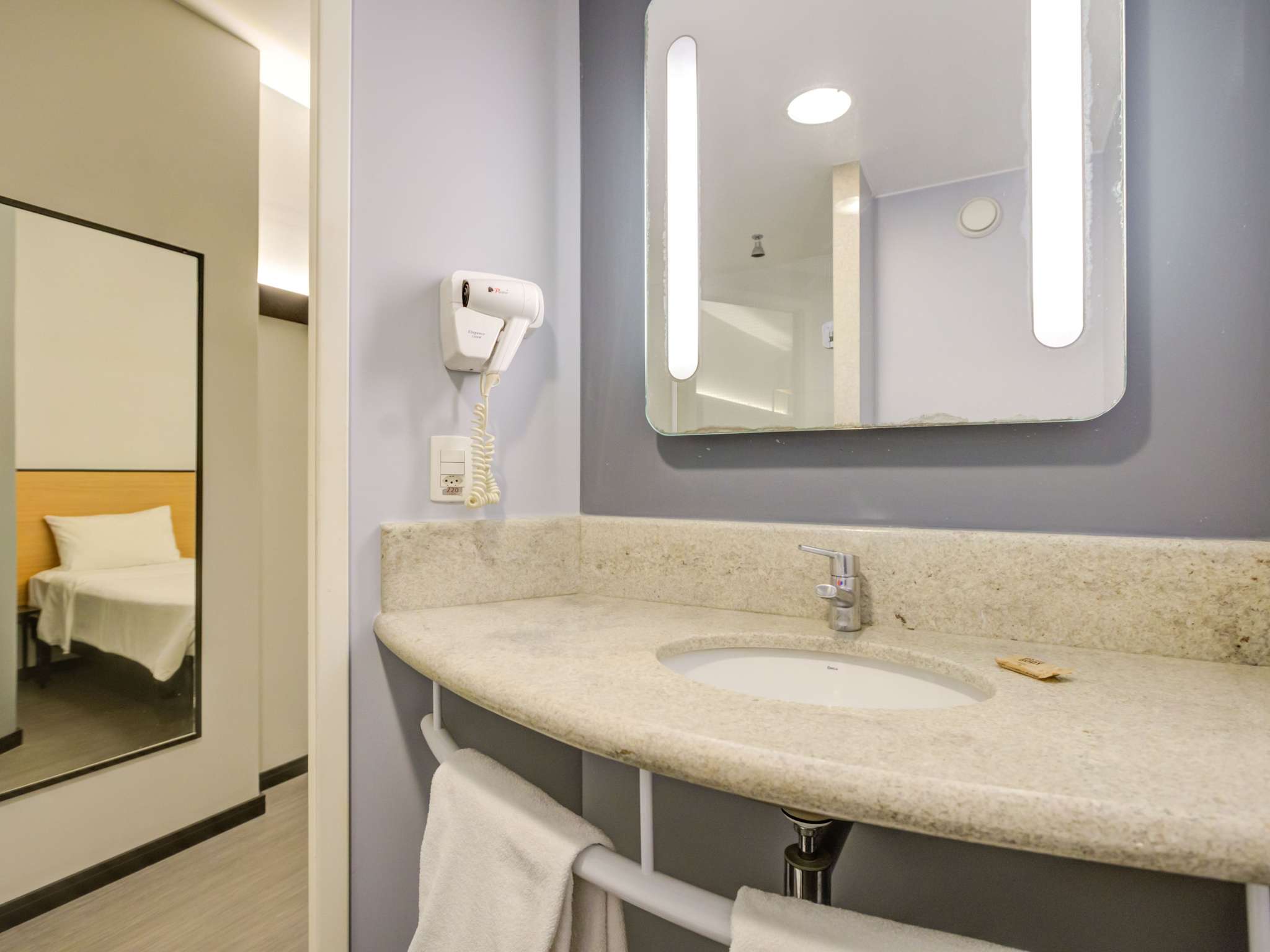 Photo - ibis Rio de Janeiro Nova America