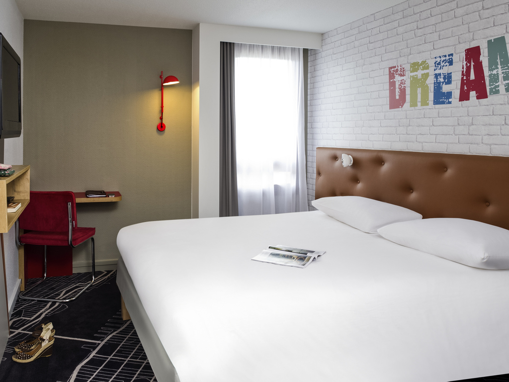 ibis Styles Chartres - Image 1