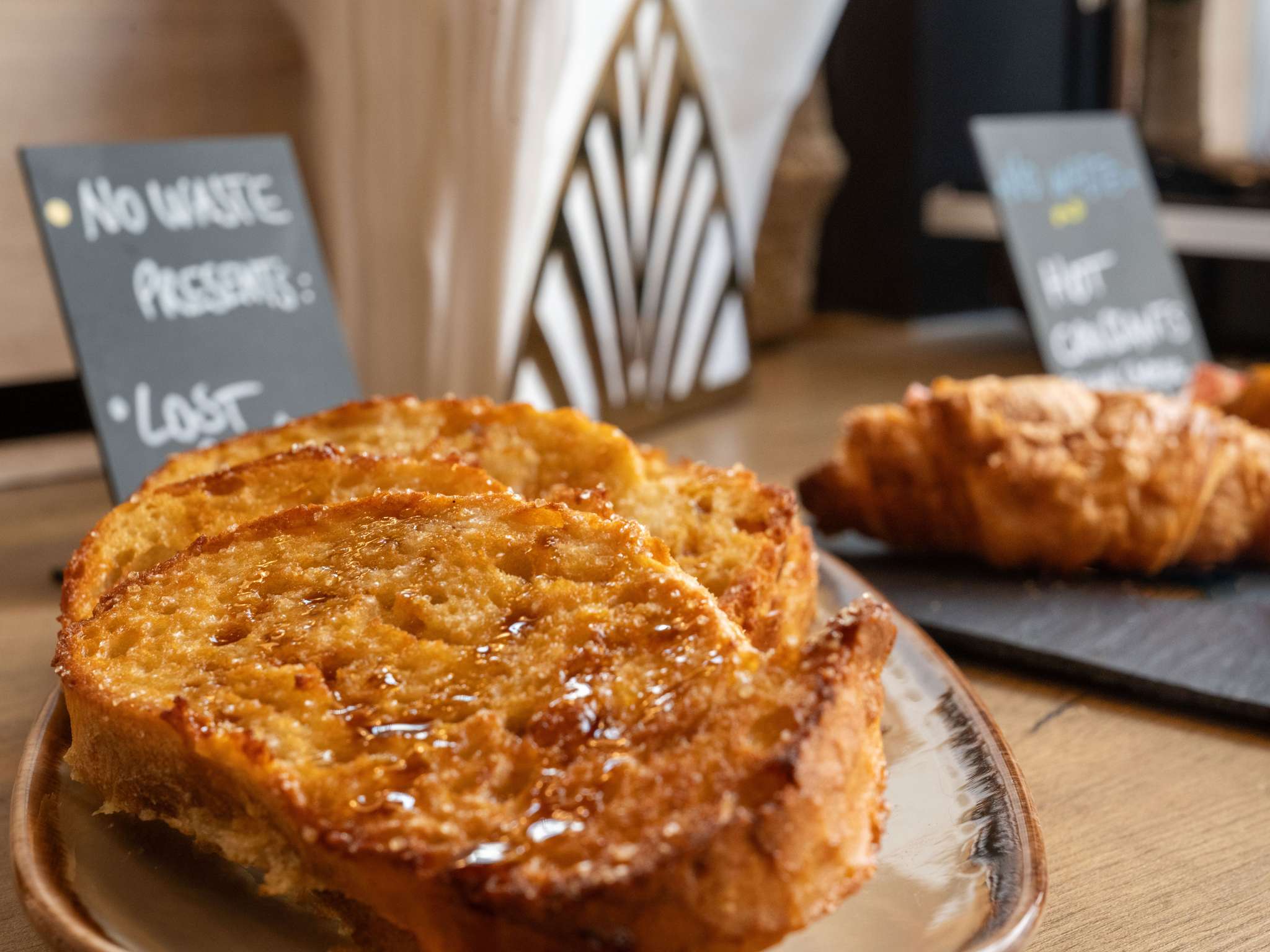 Photo - ibis Geneve Centre Lac