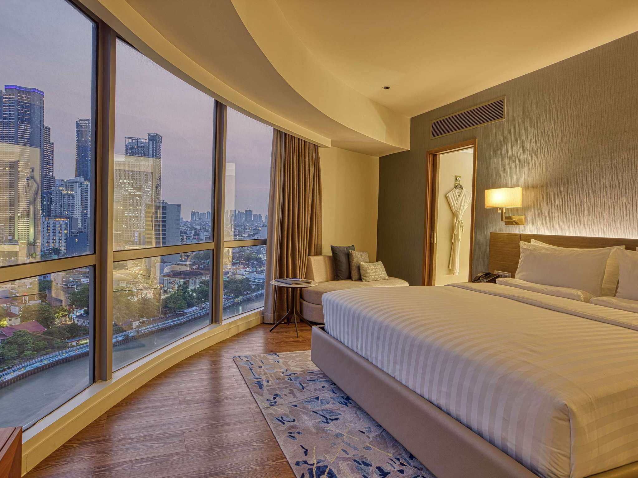 Photo - Novotel Suites Manila at Acqua