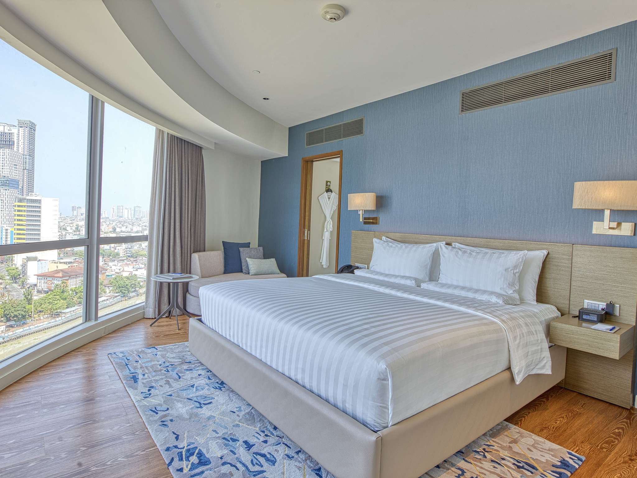 Photo - Novotel Suites Manila at Acqua
