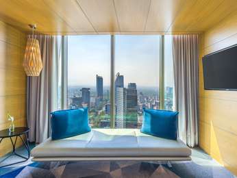 LUXURY ROOM, 1 king bed, skyline view