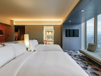 JUNIOR SUITE EXECUTIVE FLOOR, Club Millésime access, 2 double beds, Angel of Independence view