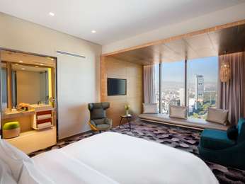 JUNIOR SUITE EXECUTIVE FLOOR, Club Millésime access, 1 king bed, Angel of Independence view