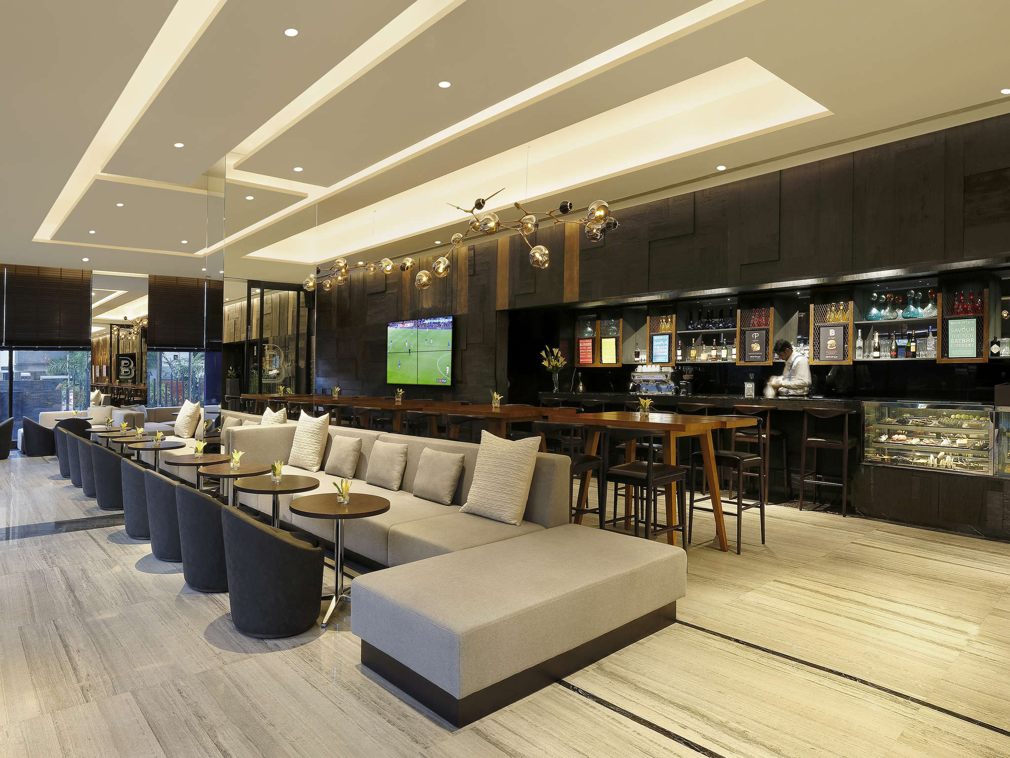 Photo - Novotel Chennai Chamiers Road