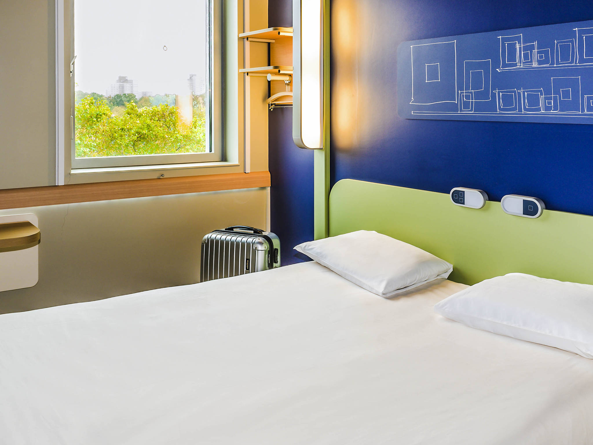 À Rives Seine Hôtel Ibis Bezons Budget De shrtdCQ