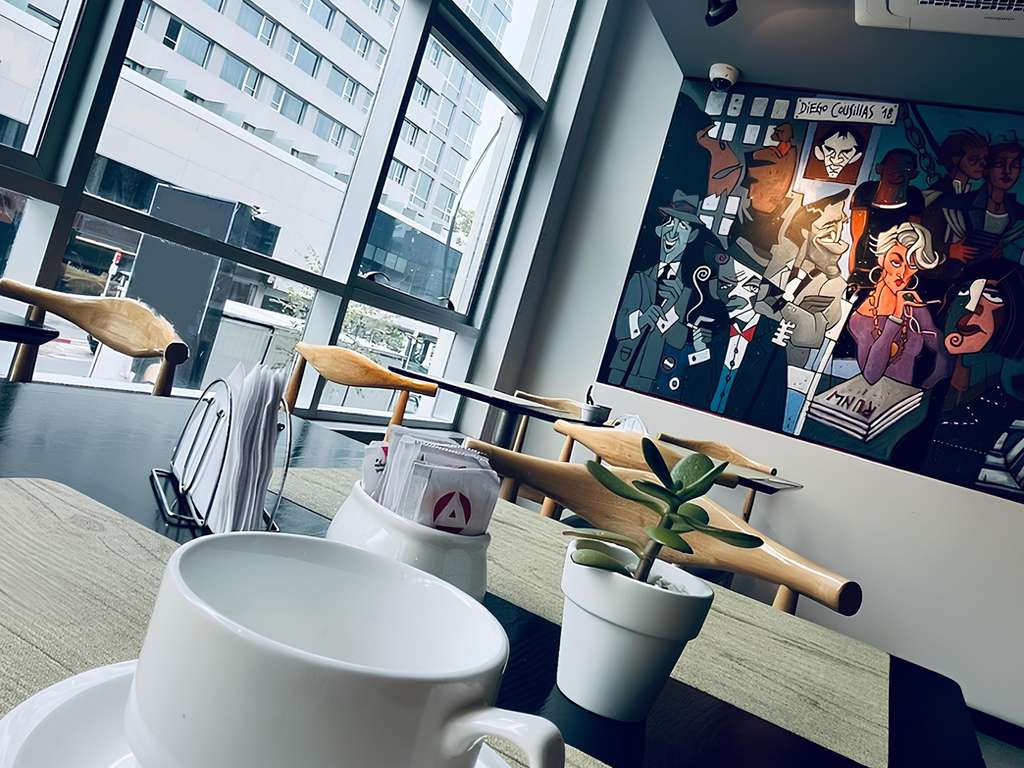 Ibis Styles Montevideo Biarritz - Image 4