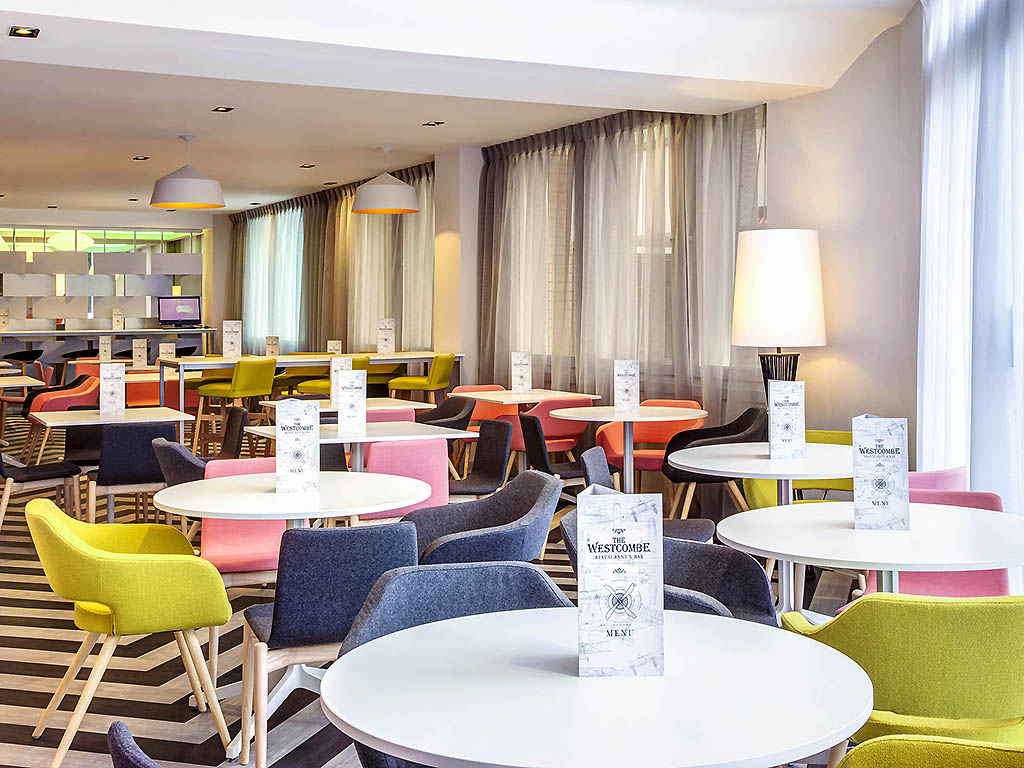 Ibis Styles London Heathrow Airport - Image 2