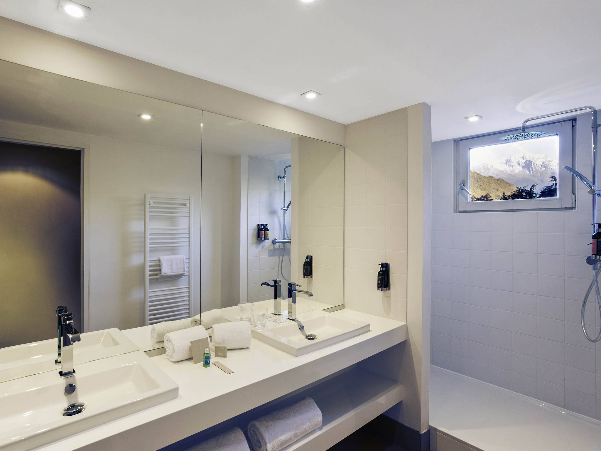 Hotel In Brides Les Bains Hotel Mercure Brides Les Bains Grand