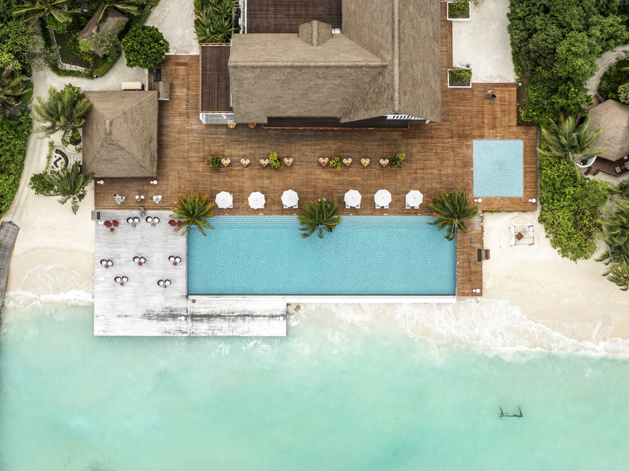 Hotel In Kooddoo Island Mercure Maldives Resort Hotel Mercure Maldives Kooddoo Resort